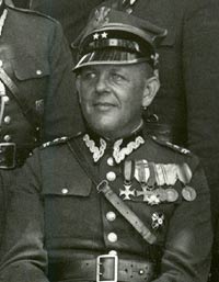  ppk Stanisaw PERKO jako dowdca 8 bsap w 1937 roku (fragment zdjcia zbiorowego oficerw, zrobione w dniu 30 maja 1937 r. na wicie 8 batalionu saperw w Toruniu.) rdo fot: Maciej miela, Toru